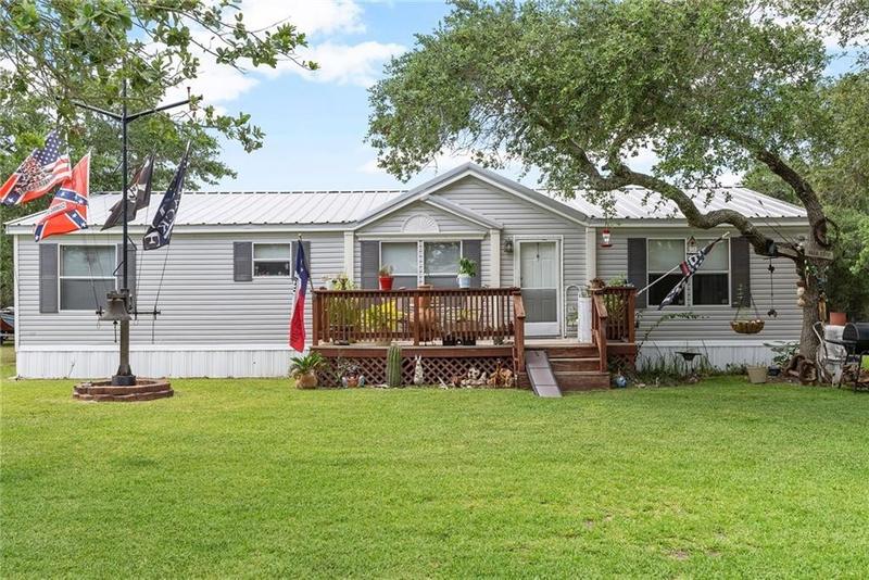 1331 8th St, Rockport, TX 78382 for Sale