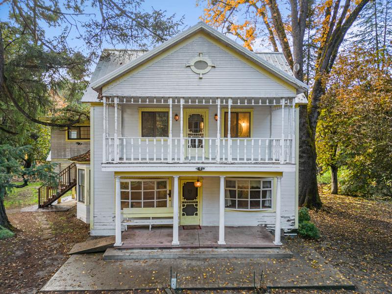 7771 Old Stage Road, Central Point OR 97502 for Sale