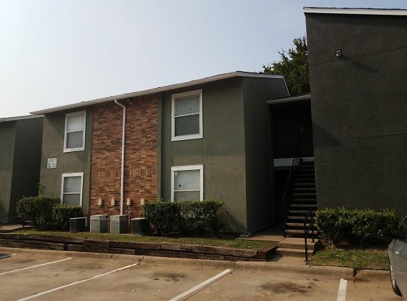 Pacifica Apartments - 7676 S Westmoreland Rd - Dallas, TX Apartments for Rent