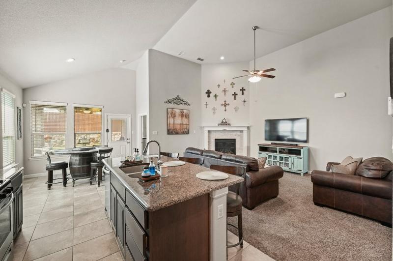 9361 Flying Eagle Ln, Fort Worth, TX 76131 - MLS 20480729 for Sale
