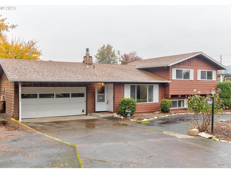 4253 SE HILLSIDE DR, Milwaukie OR 97267 for Sale