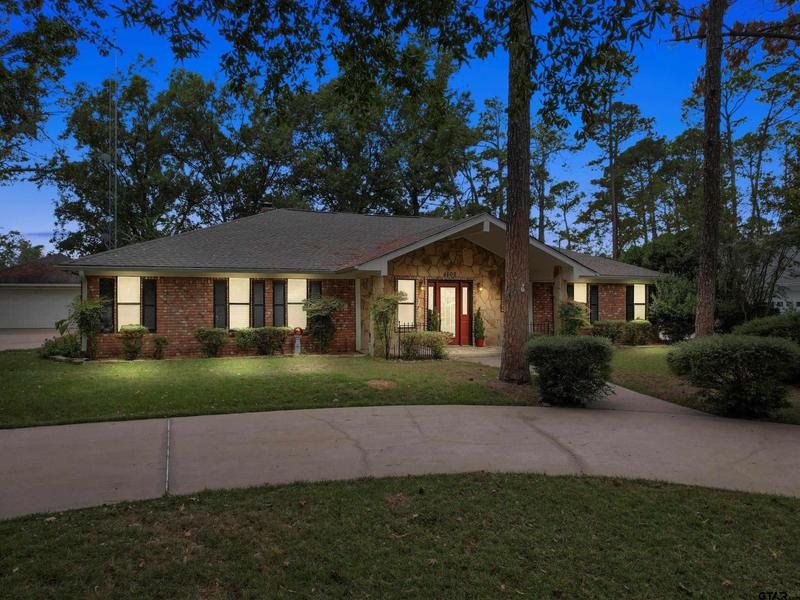 298 Bent Horsehshoe Ln, Holly Lake Ranch, TX 75765 for Sale