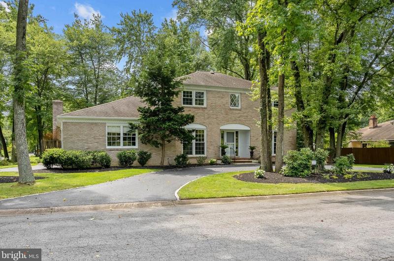 108 Sutton Pl, Wilmington, DE 19810 - MLS DENC2047776 for Sale