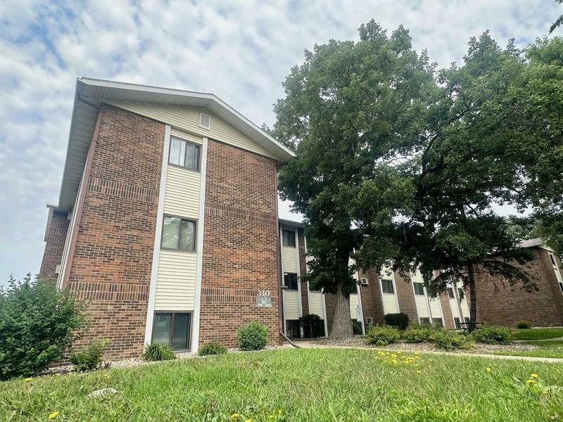 210 20th Ave West (Oakwood Manor) - 204  210 20th Avenue West for Sale
