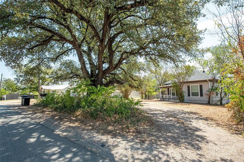 1214 Jameson St, Weatherford, TX 76086 for Sale