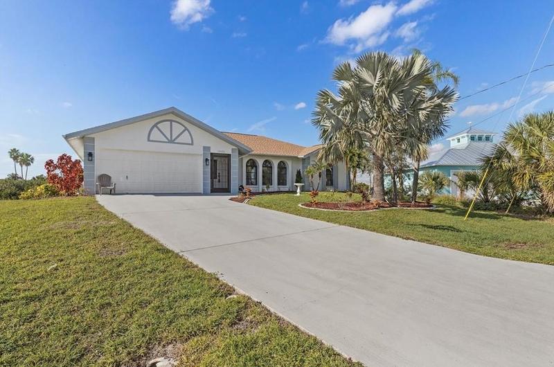 18602 Ayrshire Cir, Port Charlotte, FL 33948 - MLS C7485693 for Sale