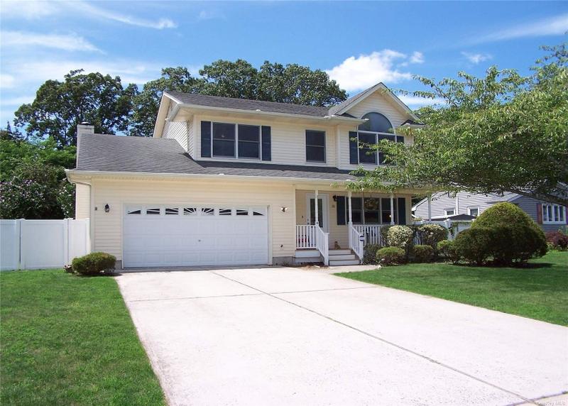 Holbrook, Suffolk County, NY House for sale Property ID: 417100463