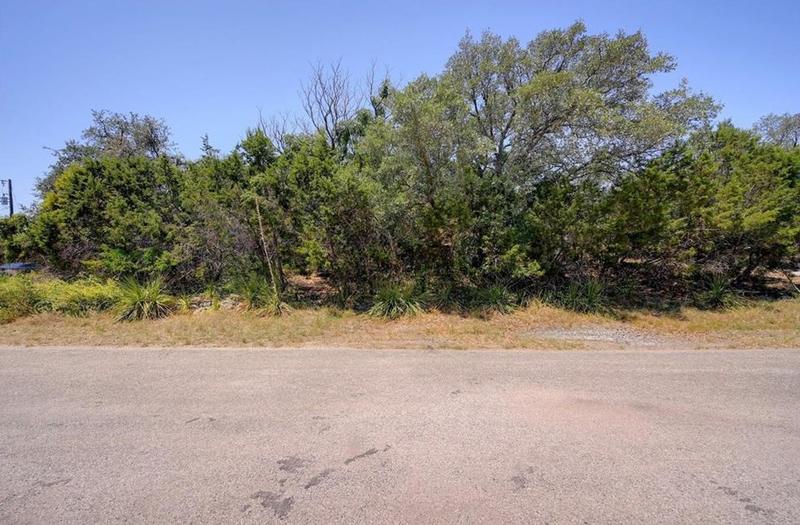 135 Mountainview Dr, Canyon Lake, TX 78133 - MLS 8429334 for Sale