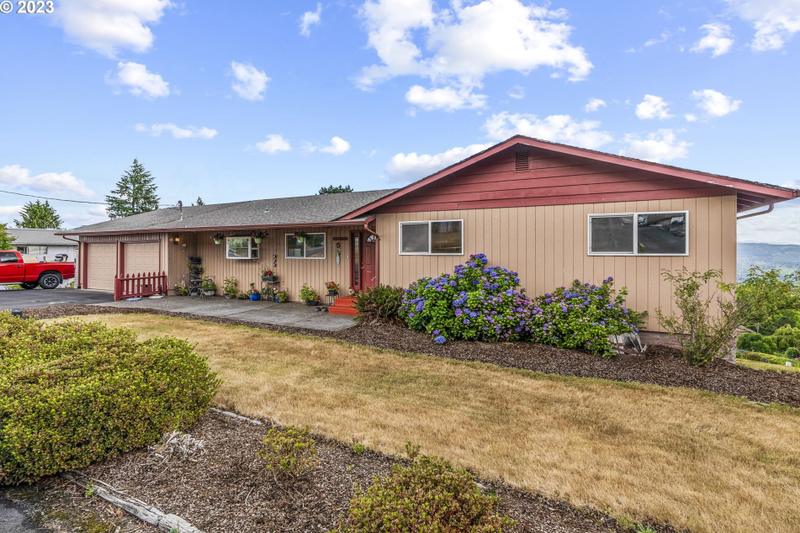 5 St Helens Ln, Longview, WA 98632 - MLS 23290399 for Sale
