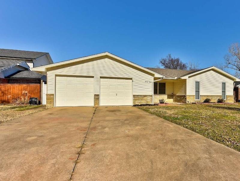 28 Chickasaw Drive, Shawnee, OK 74801  613238235 for Sale