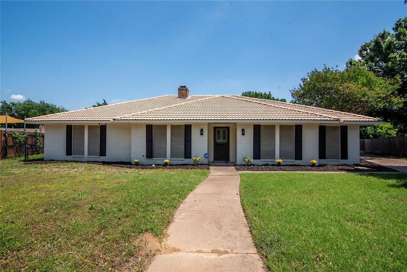 1506 Raintree Ct, Grand Prairie, TX 75050  MLS# 20449749 for Sale