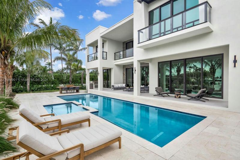 12710 MAPLE RD, North Miami, FL 33181 Single Family Residence For Sale  MLS# A11504901