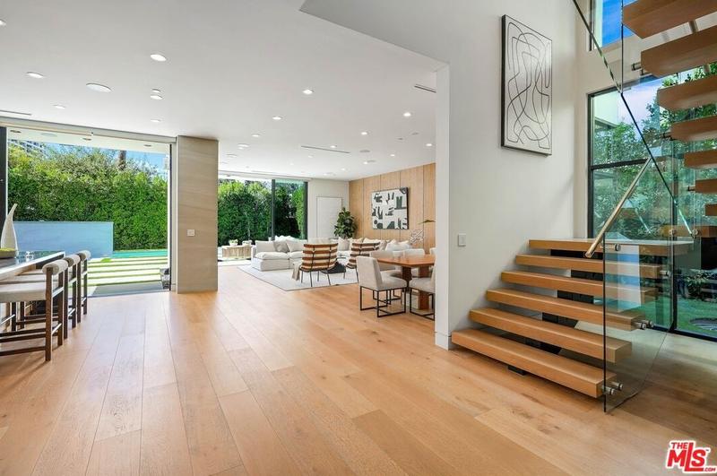 4621 Noble Ave, Sherman Oaks, CA 91403 - MLS 23-320167 for Sale