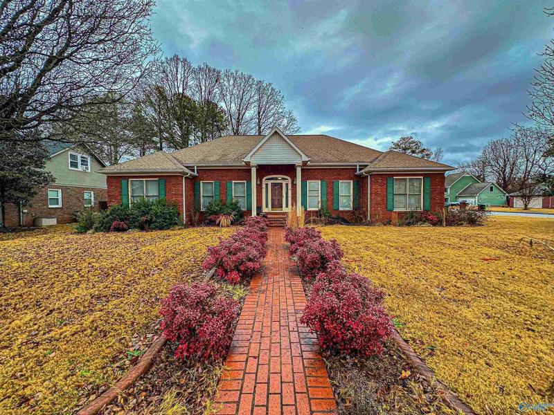 2302 Cumberland Place SW, Decatur, AL 35603  621161273 for Sale