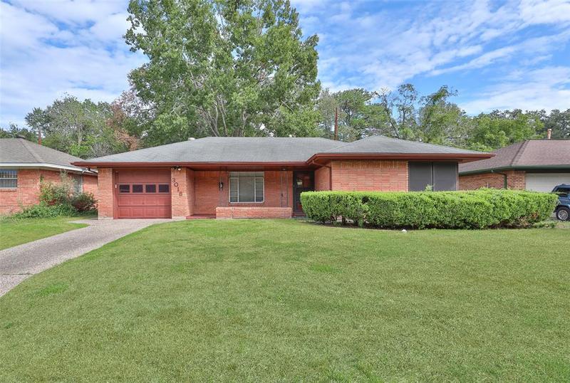 3018 Attridge Rd, Houston, TX 77018 for Rent