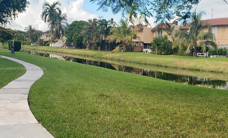 10367 N Kendall Dr Unit E7, Miami, FL 33176  MLS# A11409946 for Sale
