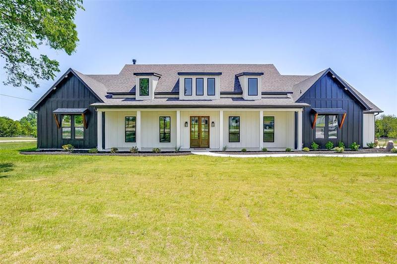 701 Glade Park Ct, AZLE, TX 76020 for Sale