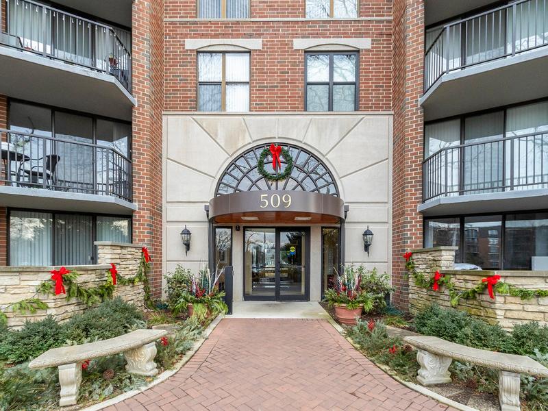509 Aurora Ave #113, Naperville, IL 60540  MLS# 11940073 for Sale