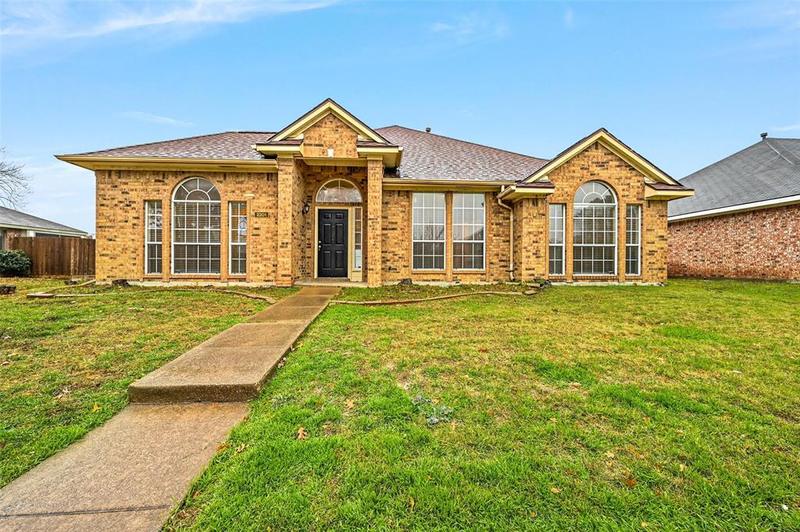 2201 Woodglen Dr, Garland, TX 75040 for Sale