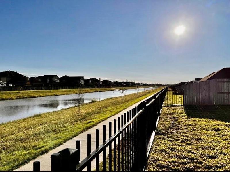 12106 Champions Forest Dr, Mont Belvieu, TX 77535 for Sale