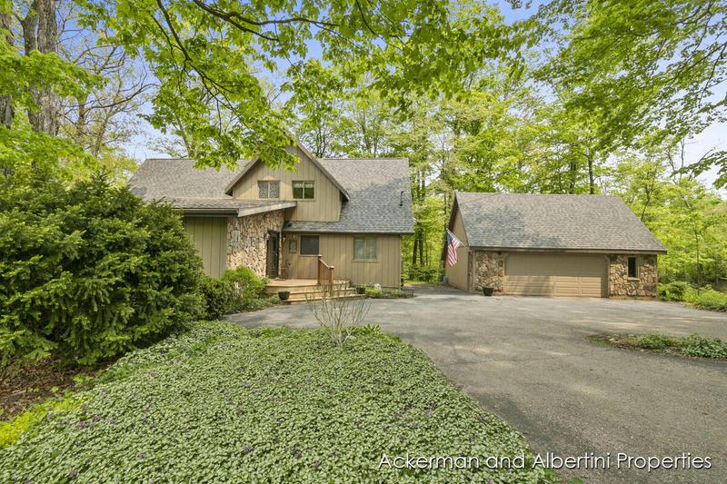 6768 WHITEFISH RD, Howard City, MI 49329 Single Family Residence For Sale  MLS# 23016835