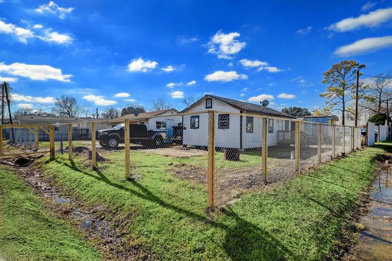 4422 Gaston St, Houston, TX 77093 for Sale