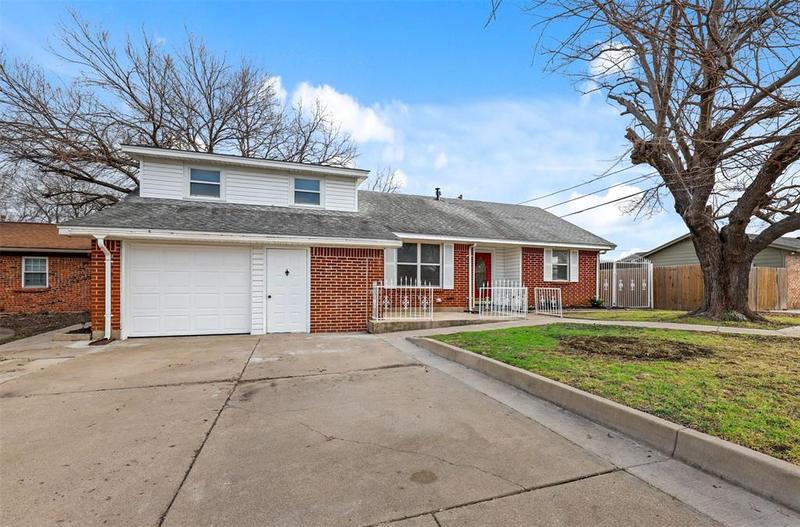 212 Murphy Rd, Burleson, TX 76028 for Sale