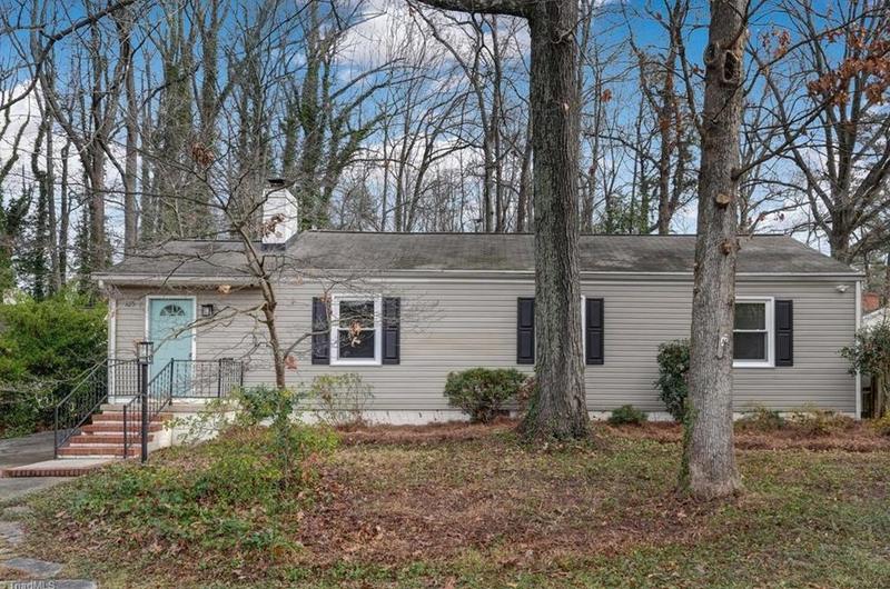 105 Manor Ct, Greensboro, NC 27403 - MLS 1128942 for Sale
