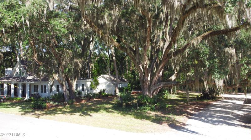 28 Treadlands, Beaufort, SC 29906 - MLS 178745 for Sale