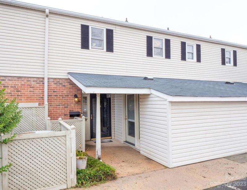 5911 QUAIL HOLLOW RD APT C, Charlotte, NC 28210 Condominium For Sale  MLS# 4096440
