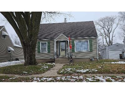E 9th St for Sale