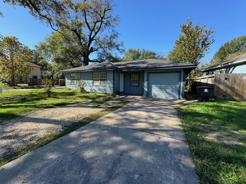 6410 Kassarine Pass, Houston, TX 77033 for Sale