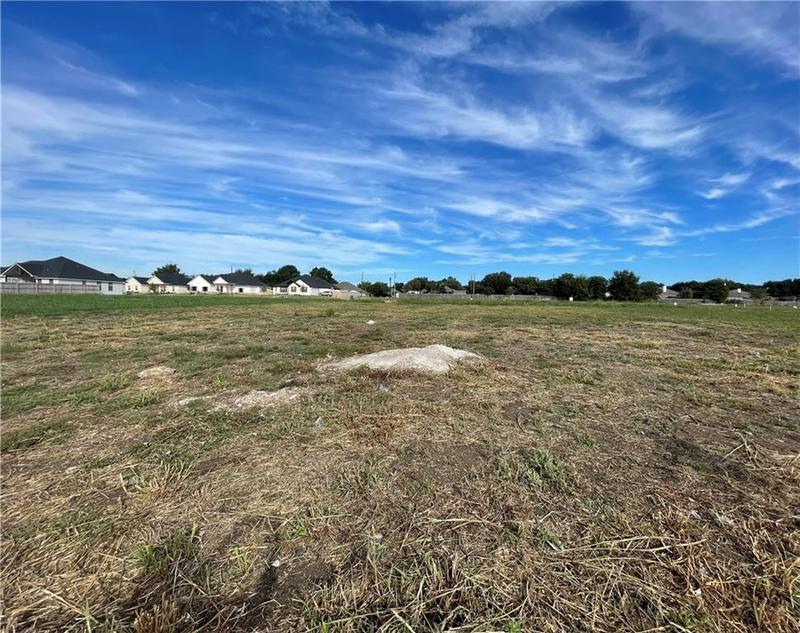 817 Forward Pass Drive, Hewitt, TX 76643 for Sale