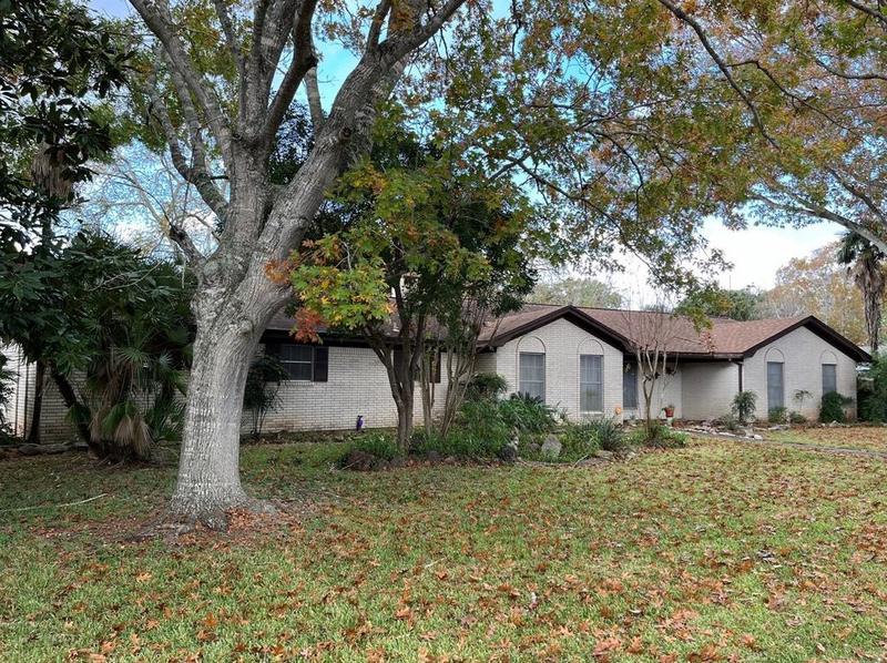 1322 Crestmont St, Wharton, TX 77488 - MLS 95097579 for Sale