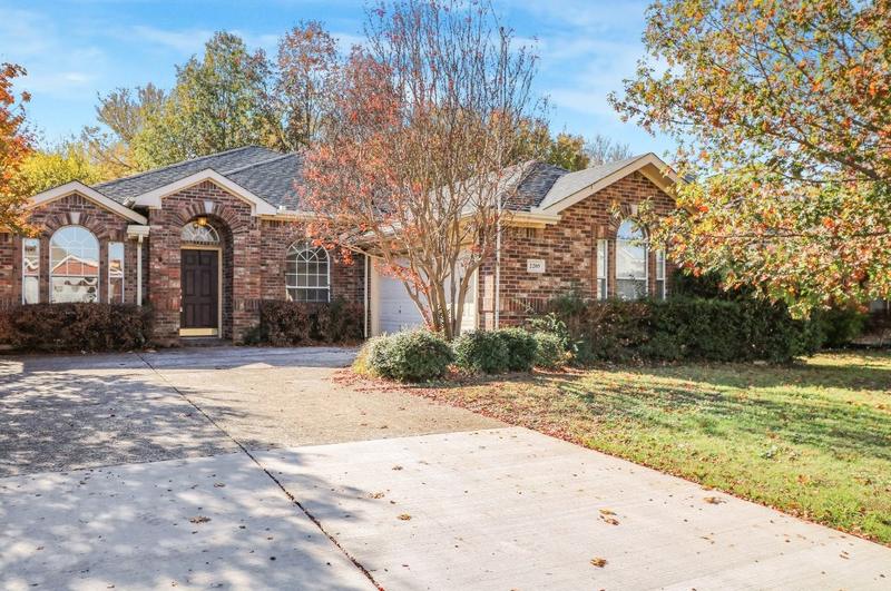 2205 San Simeon Dr, Mesquite, TX 75181 - MLS 20487651 for Sale