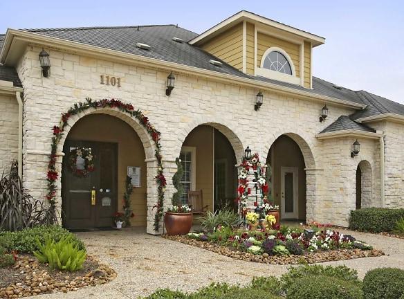 University Trails - 1101 Luther St W - College Station, TX Apartments for Rent