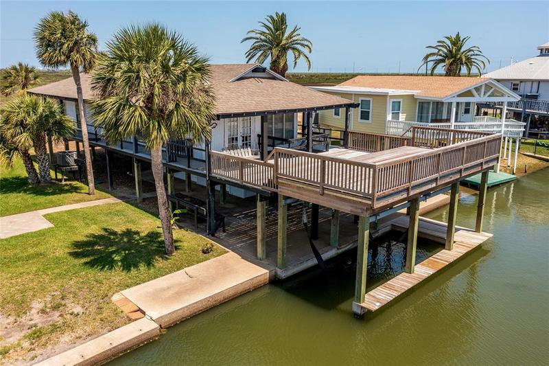 4907 Jolly Roger, Jamaica Beach, TX 77554 for Sale