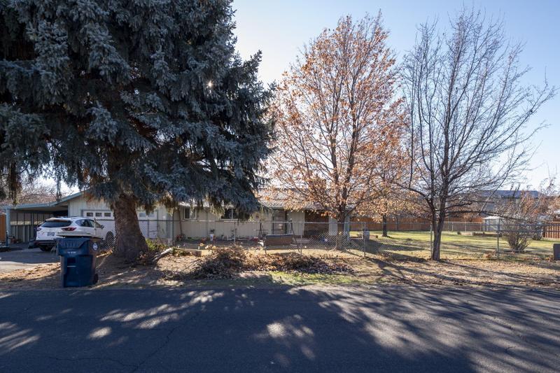 2010 SW Reindeer Avenue, Redmond OR 97756 for Sale