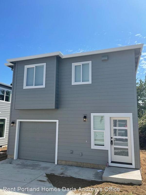 6401 SE 86th Ave - Unit B  6401 SE 86th Ave for Sale