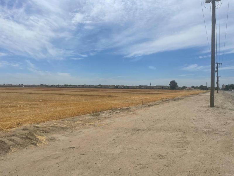 E BARDSLEY AVENUE, Tulare, CA 93274 Land For Sale  MLS# 218048