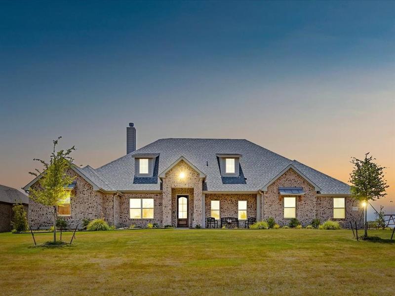 1201 Heritage Dr, JUSTIN, TX 76247 for Sale