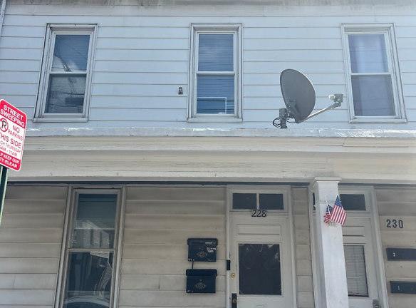 228 S Locust St - Hagerstown, MD 21740 - Home For Rent
