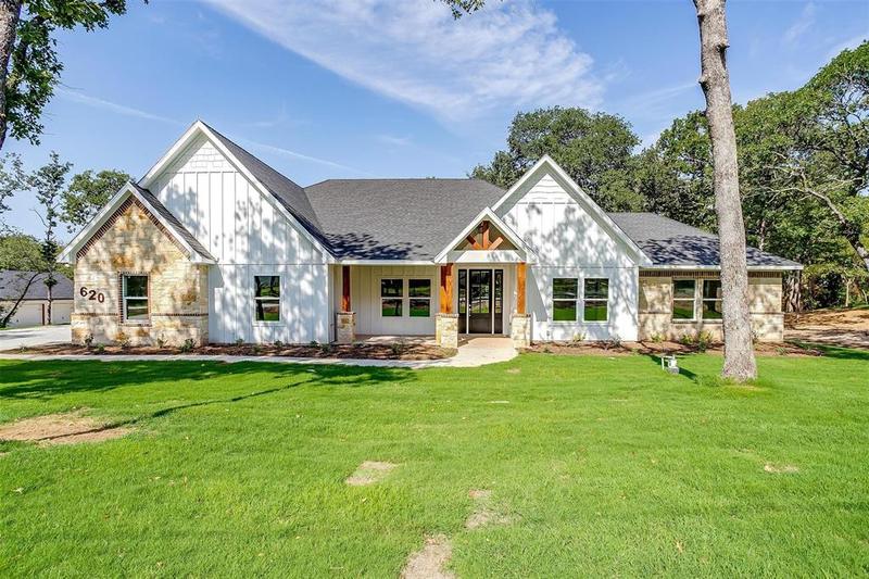 620 Glade Stream Ct, Azle, TX 76020 for Sale