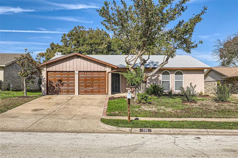 711 Marlow Pl, Arlington, TX 76014 for Sale