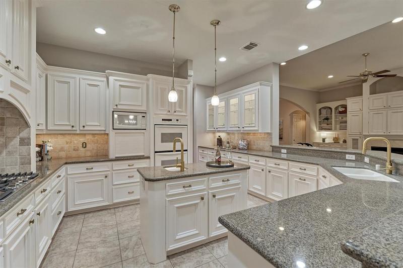 87 W Shore Dr, Montgomery, TX 77356 for Sale