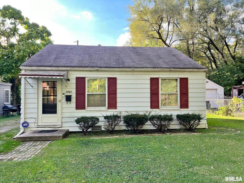 1721 N BOURLAND AVE, Peoria, IL 61604 Single Family Residence For Sale  MLS# PA1246170