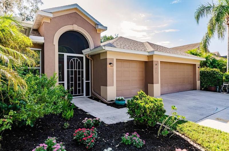 711 Cedarcrest Ct, Sarasota, FL 34232 - MLS A4582335 for Sale