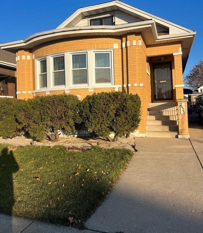 2425 Oak Park Ave, Berwyn, IL 60402 - MLS 11944251 for Rent