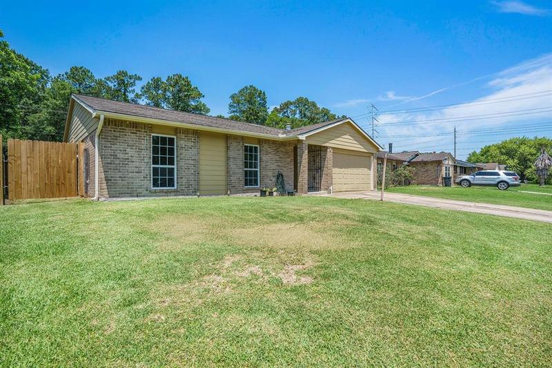 6319 Hollow Pines Dr, Houston, TX 77049 for Rent
