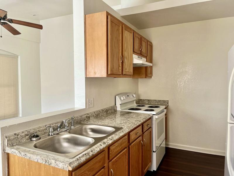 Phoenix, AZ - Apartment - $1,150.00 Available September 2023  425 N 18Th Dr for Sale